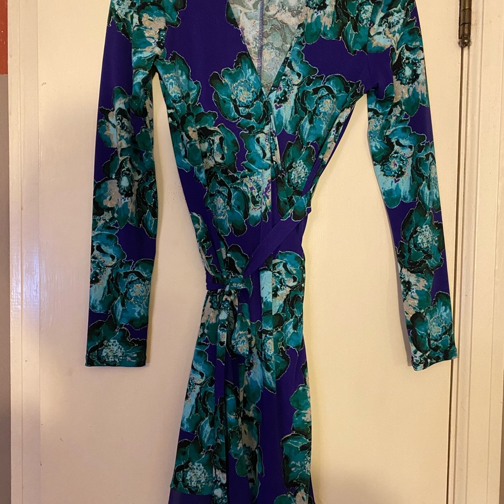 Women’s Vera wang XS wrap dress
